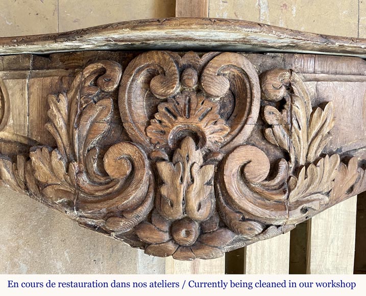 Cheminée ancienne en bois d'époque Louis XV richement sculptée-1