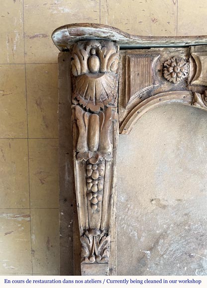 Cheminée ancienne en bois d'époque Louis XV richement sculptée-4