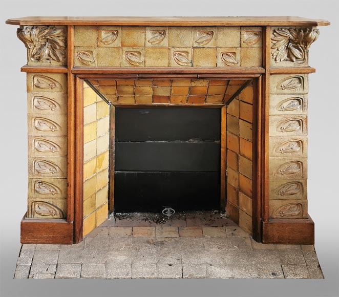 Gentil & Bourdet (attribué à), cheminée ancienne Art Nouveau en chêne et grès-0