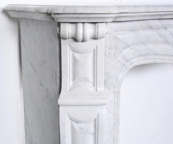 Grande cheminée de style Louis XV modèle Pompadour, en marbre de Carrare-3