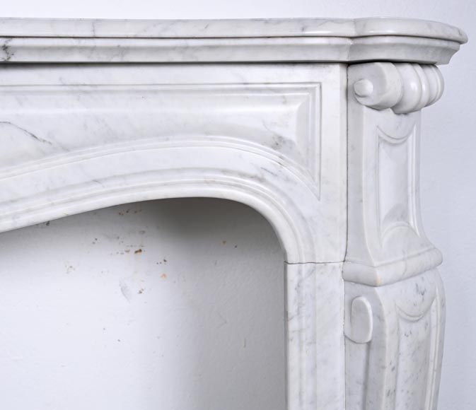 Grande cheminée de style Louis XV modèle Pompadour, en marbre de Carrare-6