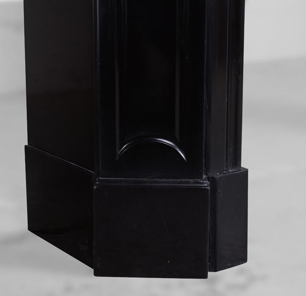 Cheminée modèle Pompadour en marbre Noir fin de Belgique-4