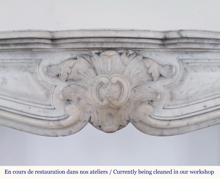 Belle cheminée de style Louis XV en marbre de Carrare-1
