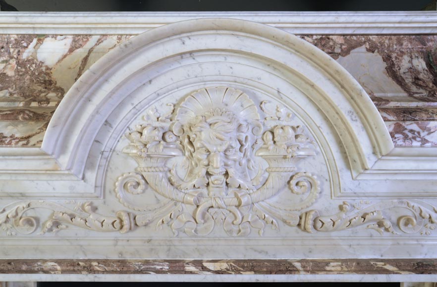 Importante cheminée de style Néo-Renaissance en marbre de Carrare, Fleur de Pêcher et Rouge Griotte-1