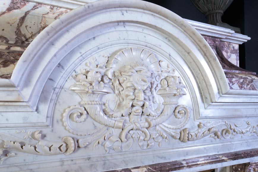 Importante cheminée de style Néo-Renaissance en marbre de Carrare, Fleur de Pêcher et Rouge Griotte-2