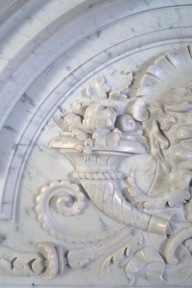 Importante cheminée de style Néo-Renaissance en marbre de Carrare, Fleur de Pêcher et Rouge Griotte-4