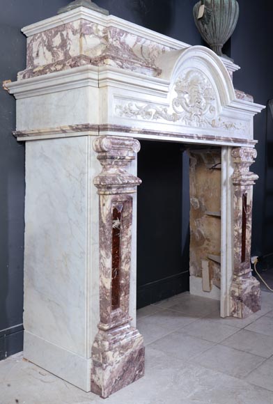Importante cheminée de style Néo-Renaissance en marbre de Carrare, Fleur de Pêcher et Rouge Griotte-5