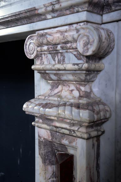 Importante cheminée de style Néo-Renaissance en marbre de Carrare, Fleur de Pêcher et Rouge Griotte-12