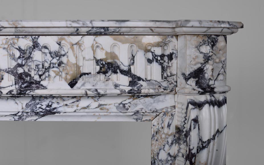 Cheminée de style Louis XVI en marbre Sarravenza à rudentures-6
