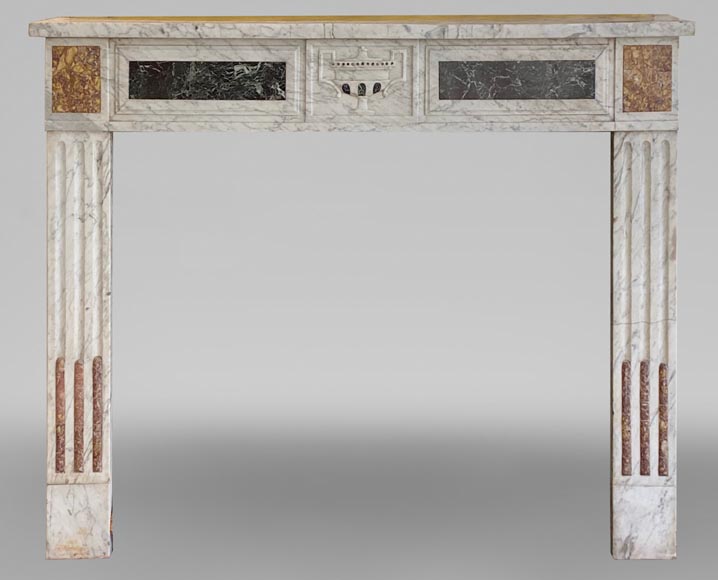 Cheminée d'époque Louis XVI en marbre Arabescato et incrustation de divers marbre-0