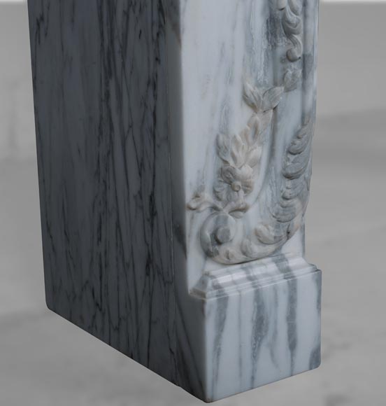 Cheminée de style Louis XV en marbre Arabescato -7
