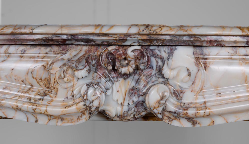 Cheminée de style Louis XV en marbre Escalettes Alpha-1