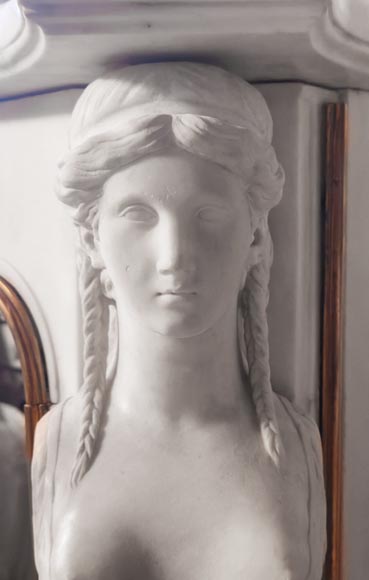 Cheminée en marbre statuaire aux cariatides et plaquage de marbre Brocatelle-9