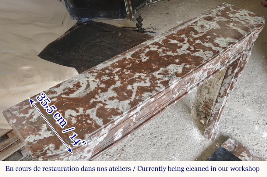 Cheminée de style Louis XVI légèrement galbée, en marbre Rouge du Nord-11