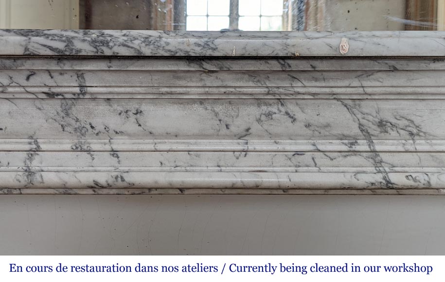 Cheminée ancienne d'époque Louis XVI en marbre veiné-1
