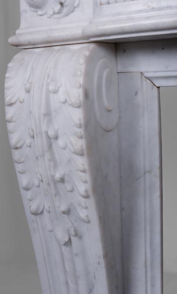 Cheminée de style Louis XVI en marbre de Carrare-5