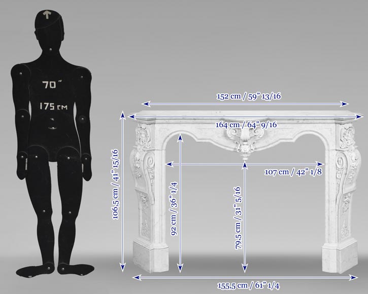Cheminée de style Napoléon III en marbre de Carrare richement sculptée, décorée d'une tête de lion-14