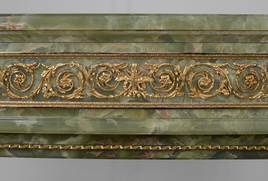 Cheminée de style Louis XVI en bronze et onyx vert-1