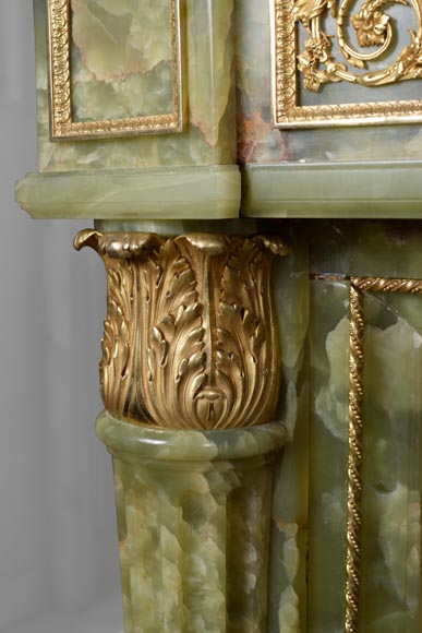 Cheminée de style Louis XVI en bronze et onyx vert-5