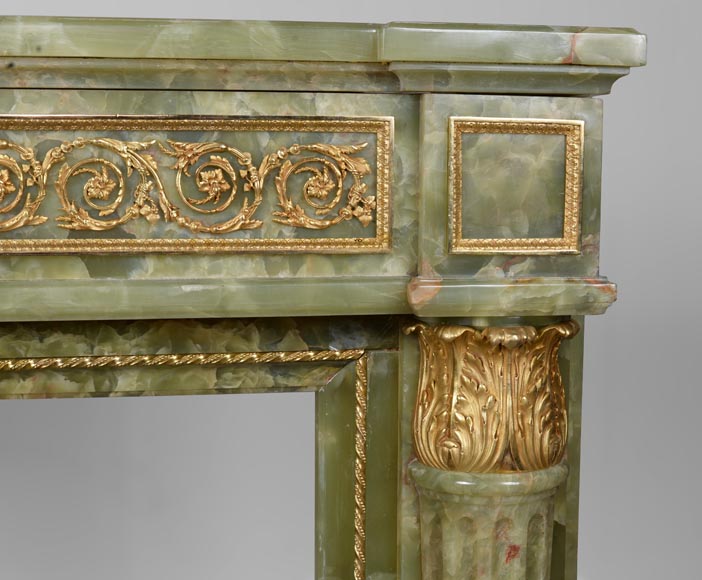 Cheminée de style Louis XVI en bronze et onyx vert-9