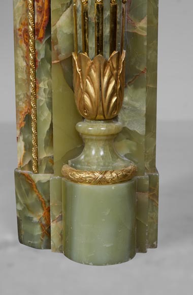 Cheminée de style Louis XVI en bronze et onyx vert-11