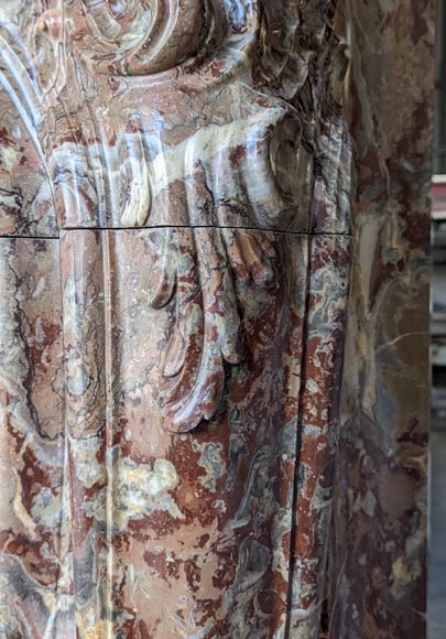 Exceptionnelle cheminée de style Louis XV en marbre Rouge Royal à la coquille asymétrique-13