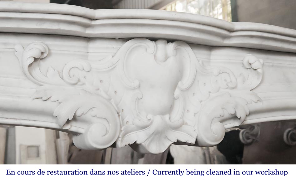 Importante cheminée de style Régence en marbre de Carrare Importante cheminée de style Régence en marbre de Carrare-2