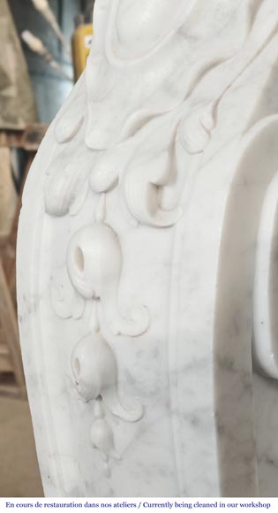 Importante cheminée de style Régence en marbre de Carrare Importante cheminée de style Régence en marbre de Carrare-5