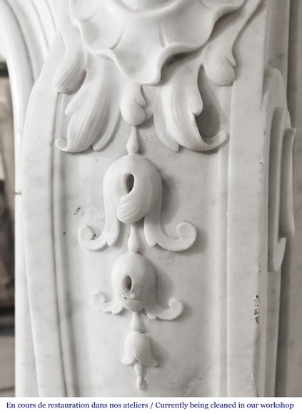 Importante cheminée de style Régence en marbre de Carrare Importante cheminée de style Régence en marbre de Carrare-9