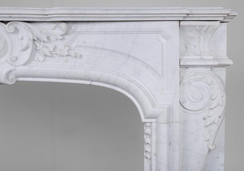 Cheminée de style Napoléon III en marbre de Carrare-10
