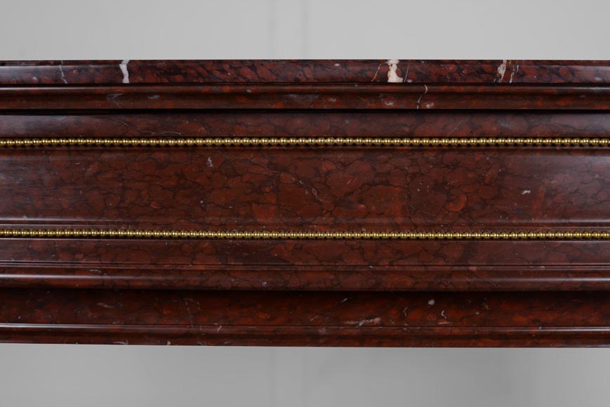 Cheminée de style Louis XVI en marbre Rouge Griotte , perlée de bronze doré-1