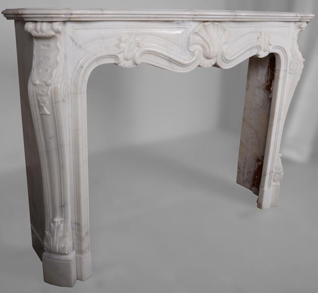Cheminée de style Louis XV en marbre de Carrare-4