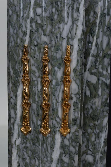 Cheminée de style Louis XVI en marbre vert d’Estours aux bronzes dorés-4