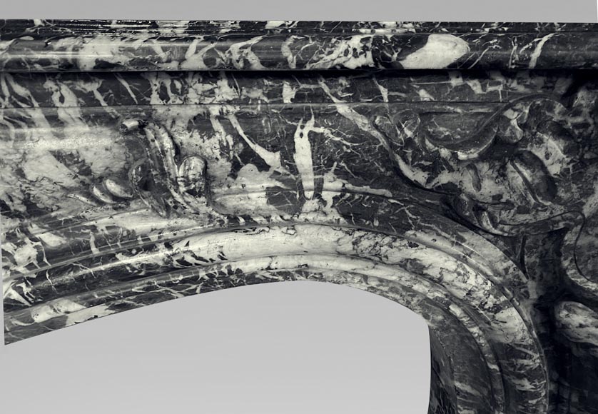 Belle cheminée d'époque Louis XV en marbre Gris Sainte Anne-5