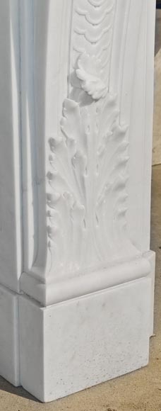 Cheminée de style Napoléon III très sculptée en marbre de Carrare-8