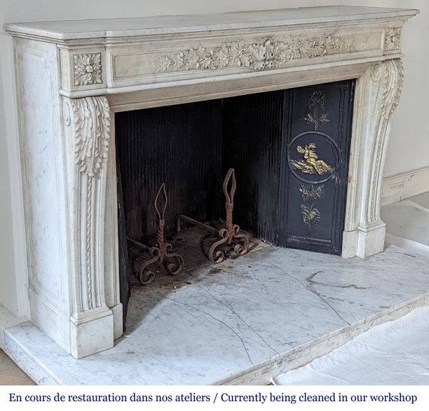 Belle cheminée de style Louis XVI en marbre de Carrare aux feuilles de chêne-5
