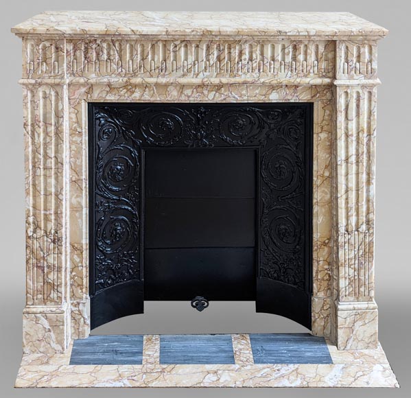 Cheminée de style Louis XVI à rudentures en marbre Breccia Nuvolata -0