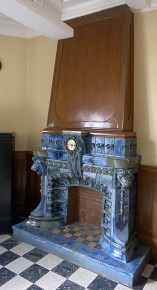 GENTIL & BOURDET « Modèle K », cheminée en grès bleu à têtes de lions-3