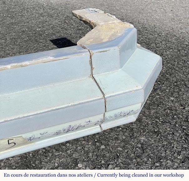 Loebnitz Paris, Poêle en céramique blanche à décor bleu Loebnitz Paris, Poêle en céramique blanche à décor bleu-6