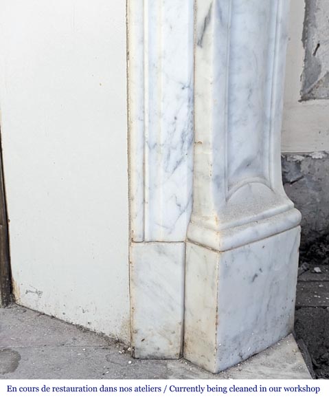 Cheminée de style Louis XV modèle Pompadour en marbre de Carrare-7
