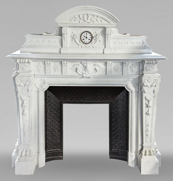 Cheminée de style Napoléon III en marbre statuaire, avec dessus de cheminée incluant une horloge-0