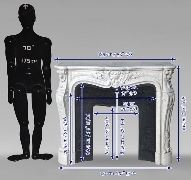 Cheminée de style Louis XV décorée d'une coquille et de fleurs sculptée en marbre de Carrare-12