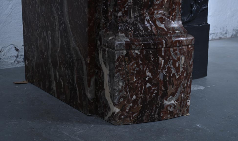 Cheminée de style Louis XV à coquille sculptée en marbre Rouge Royal-7