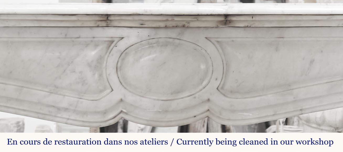 Cheminée de style Louis XV modèle Pompadour, en marbre de Carrare-1