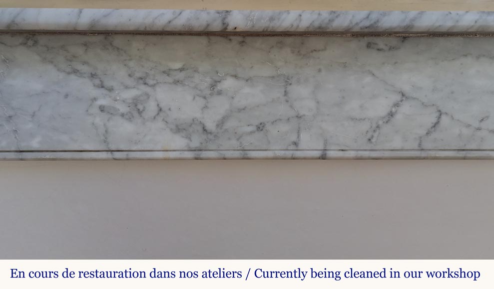 Cheminée de style Louis XVI en marbre de Carrare-1