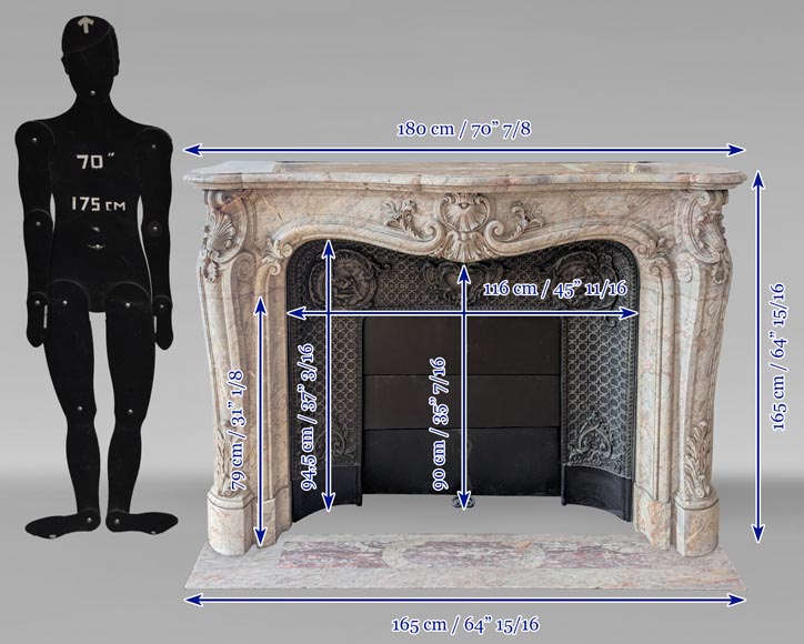 Importante cheminée de style Louis XV galbée et finement sculptée en marbre Sarrancolin-17