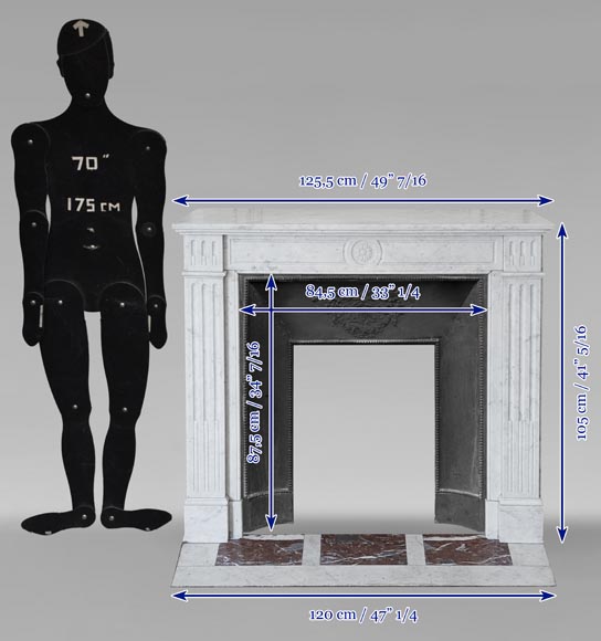 Cheminée de style Louis XVI en marbre de Carrare ornée d'un tournesol-10