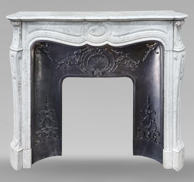 Cheminée de style Louis XV modèle Pompadour en marbre de Carrare-0