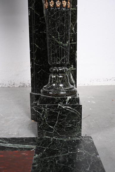 Cheminée de style Louis XVI en marbre Vert de Mer à colonnes détachées-9