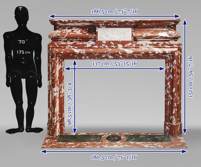 Importante cheminée de style Louis XIV en marbre Incarnat Turquin, décorée d'un bas relief en statuaire représentant Poséidon -15